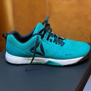 Reebok Big kids Nano 6, size 5 (fits women 6.5-7)